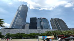 4月12日，三亚机场完成运输航班起降398架次